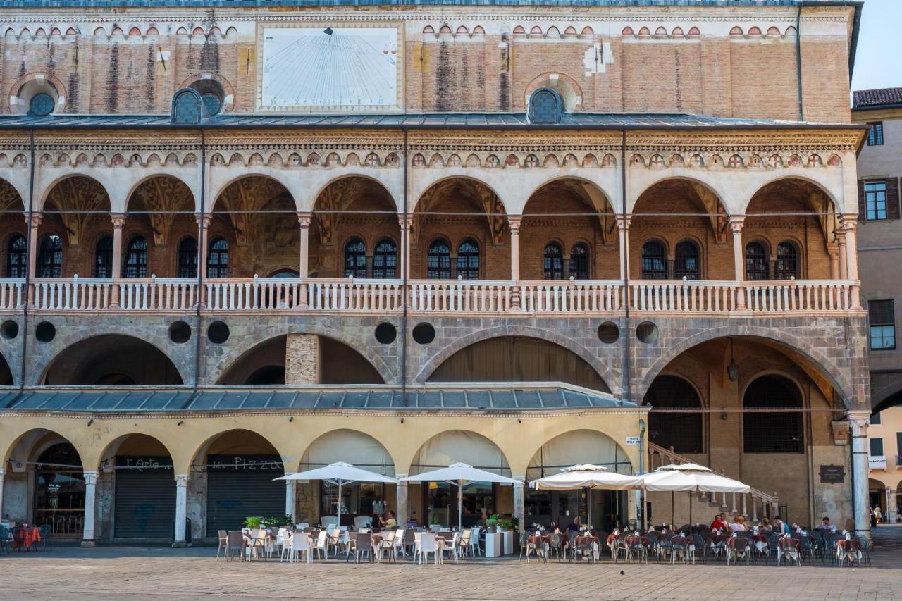 Piazza Delle Erbe Padova