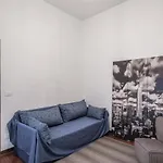 Piazza Delle Erbe Central Apartment