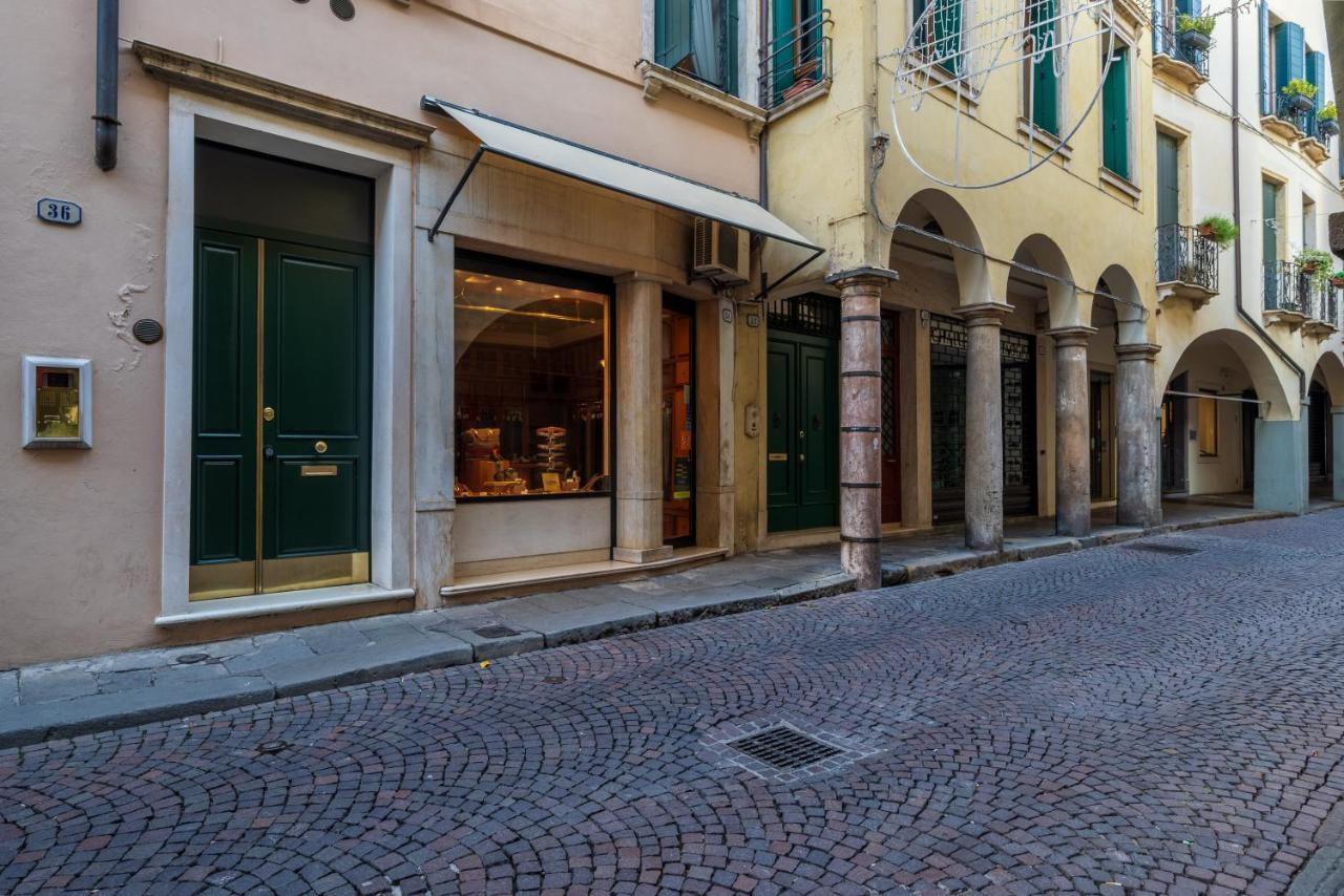 Piazza Delle Erbe *