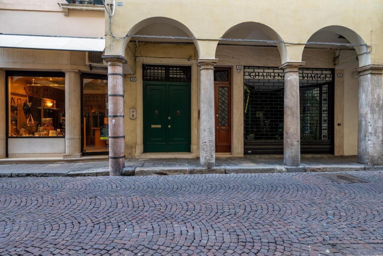 Piazza Delle Erbe *